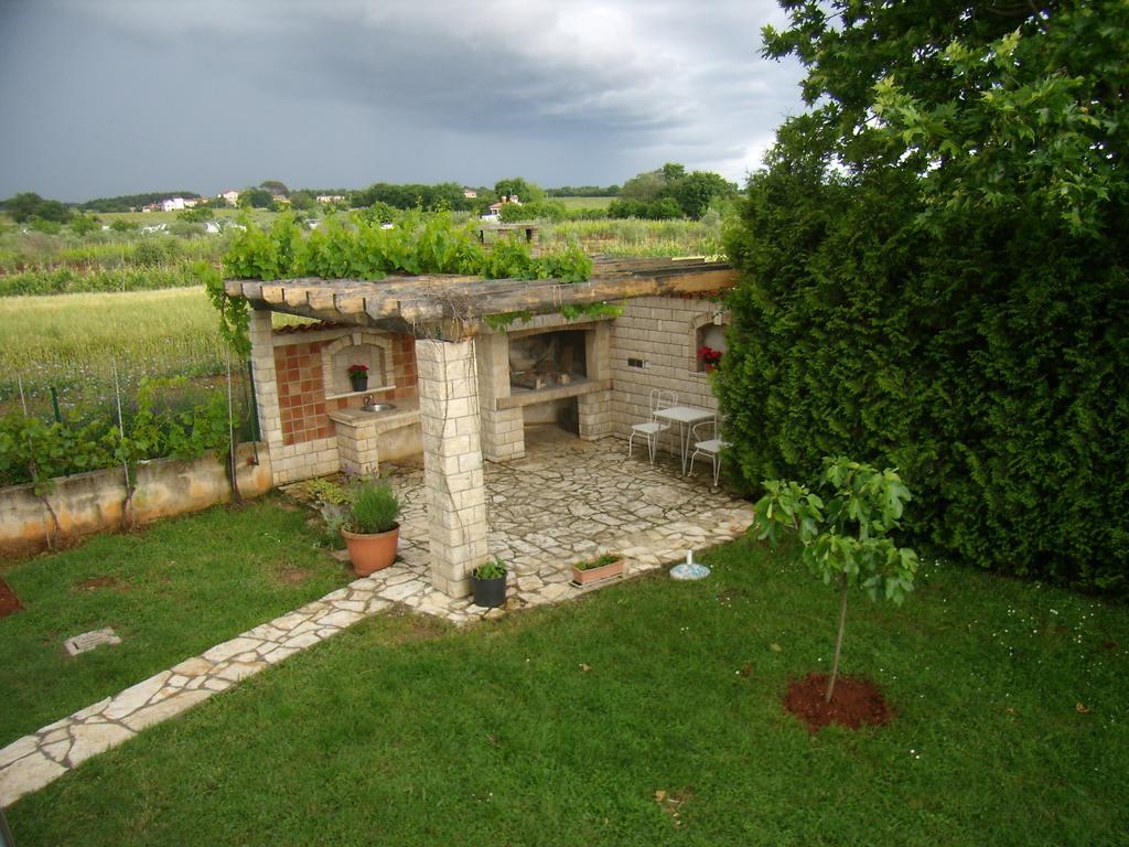 Apartments Sv. Pelegrin Umag Exterior photo